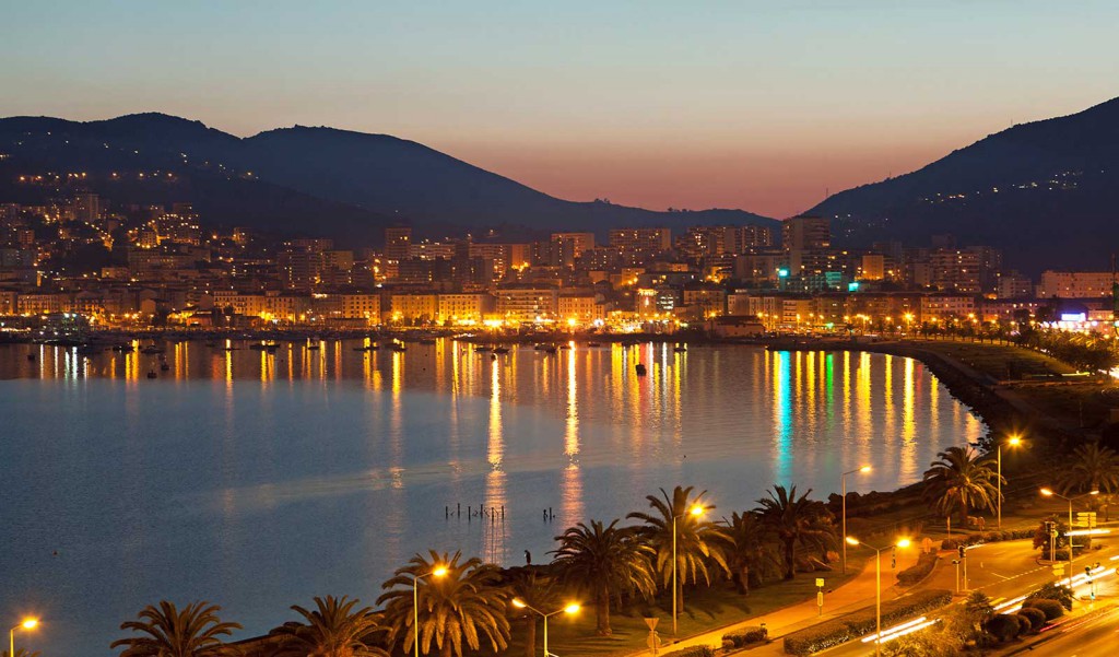 Ajaccio en Corse la nuit